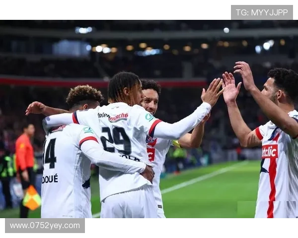 巴黎欧冠客场挑战勒沃库森登贝莱入选马尔基尼奥斯领衔防线